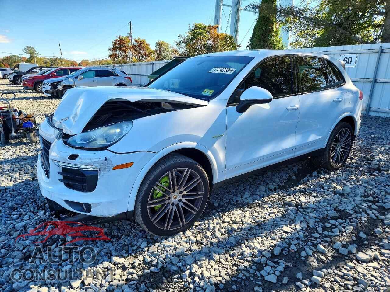 PORSCHE CAYENNE 2017 - WP1AE2A26HLA71214