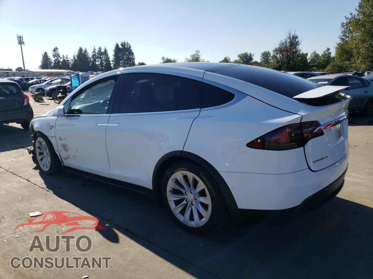 TESLA MODEL X 2016 - 5YJXCAE28GF020210
