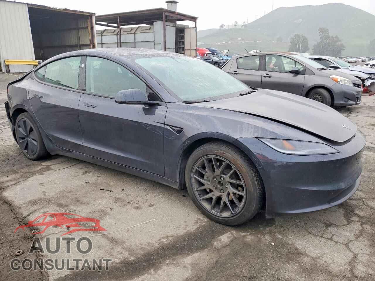TESLA MODEL 3 2024 - 5YJ3E1EBXRF742323