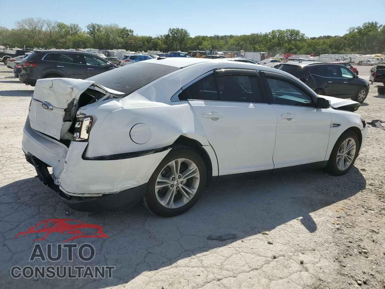 FORD TAURUS 2016 - 1FAHP2E82GG109849