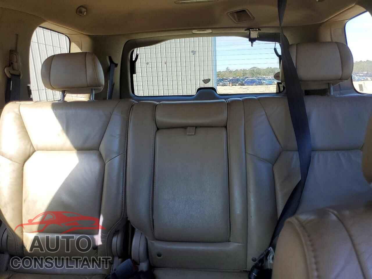 HONDA PILOT 2011 - 5FNYF4H59BB044527
