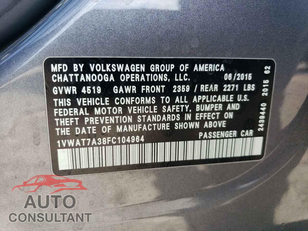 VOLKSWAGEN PASSAT 2015 - 1VWAT7A38FC104964