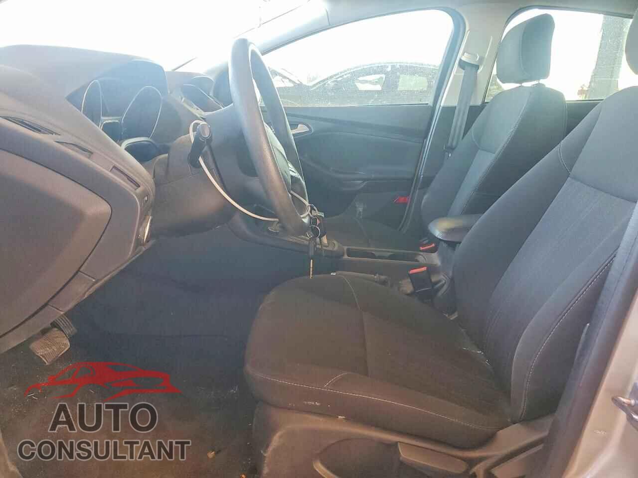 FORD FOCUS 2017 - 1FADP3K24HL284973
