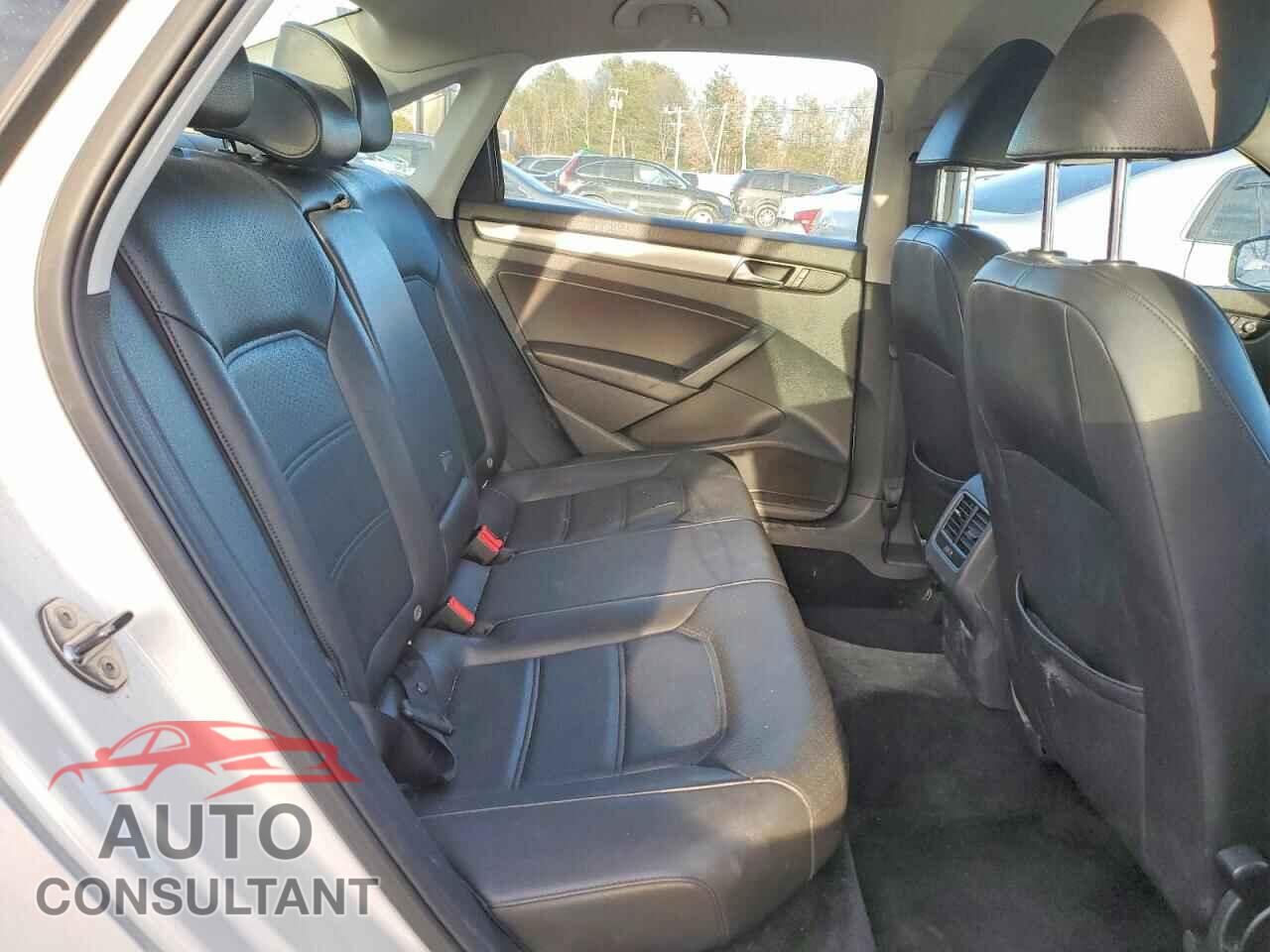 VOLKSWAGEN PASSAT 2014 - 1VWBP7A34EC008093