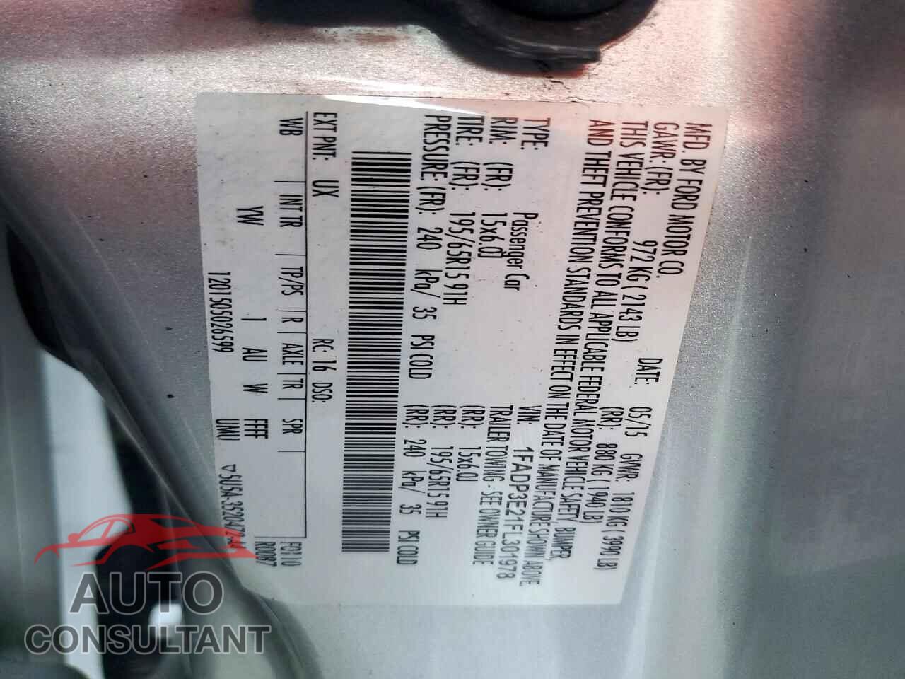 FORD FOCUS 2015 - 1FADP3E21FL301978