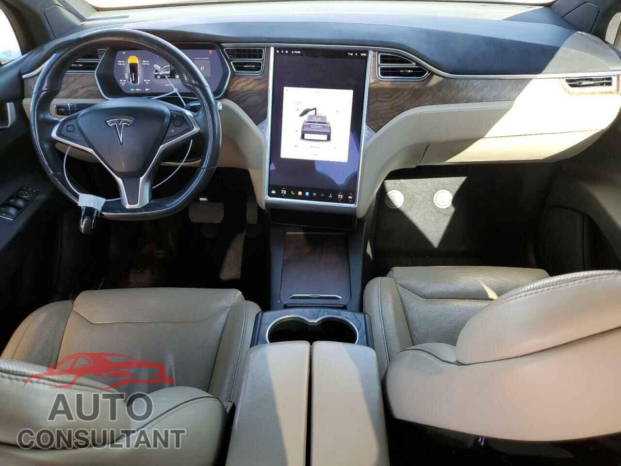 TESLA MODEL X 2016 - 5YJXCBE21GF012892