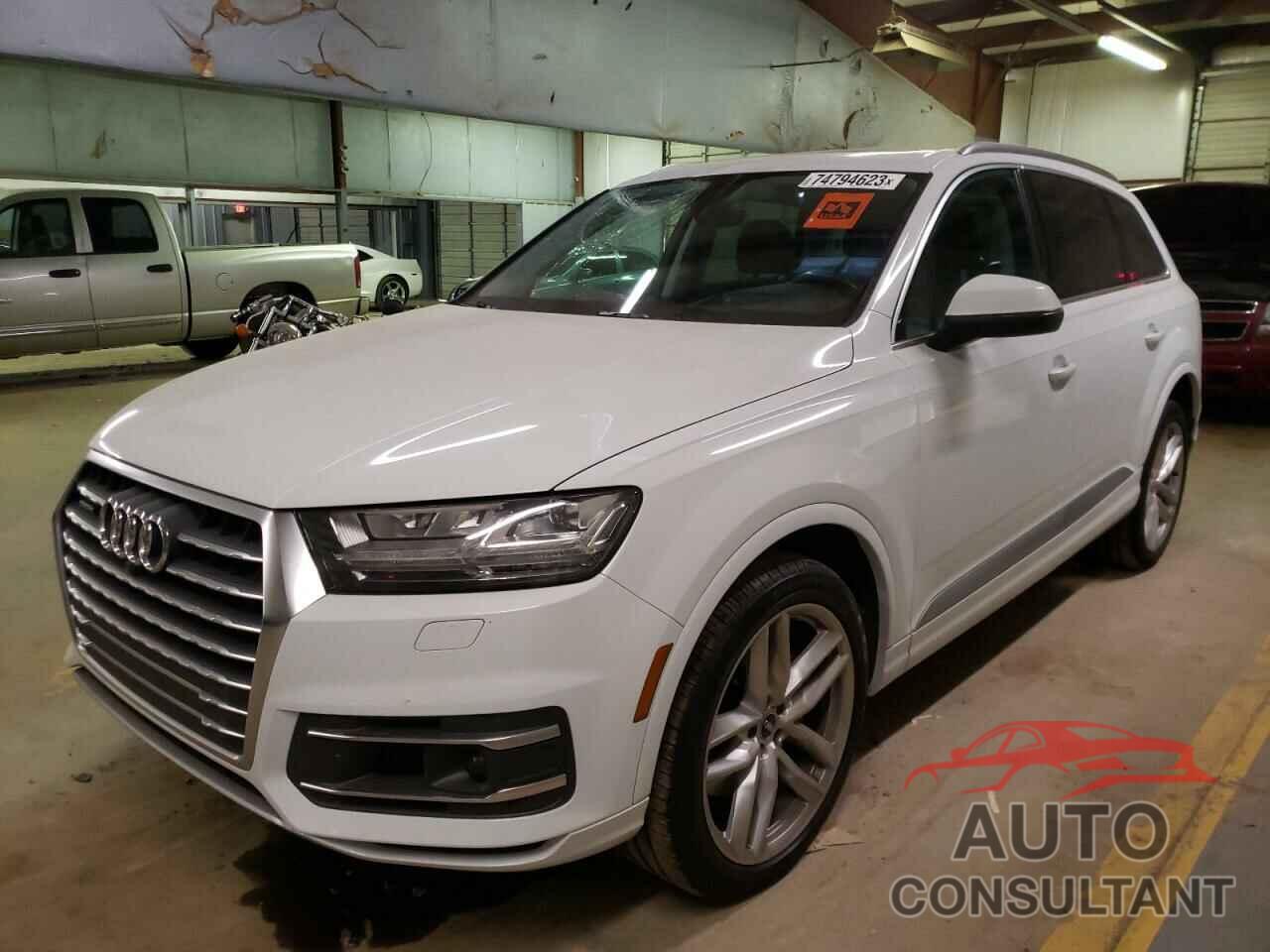 AUDI Q7 2018 - WA1VAAF72JD018081