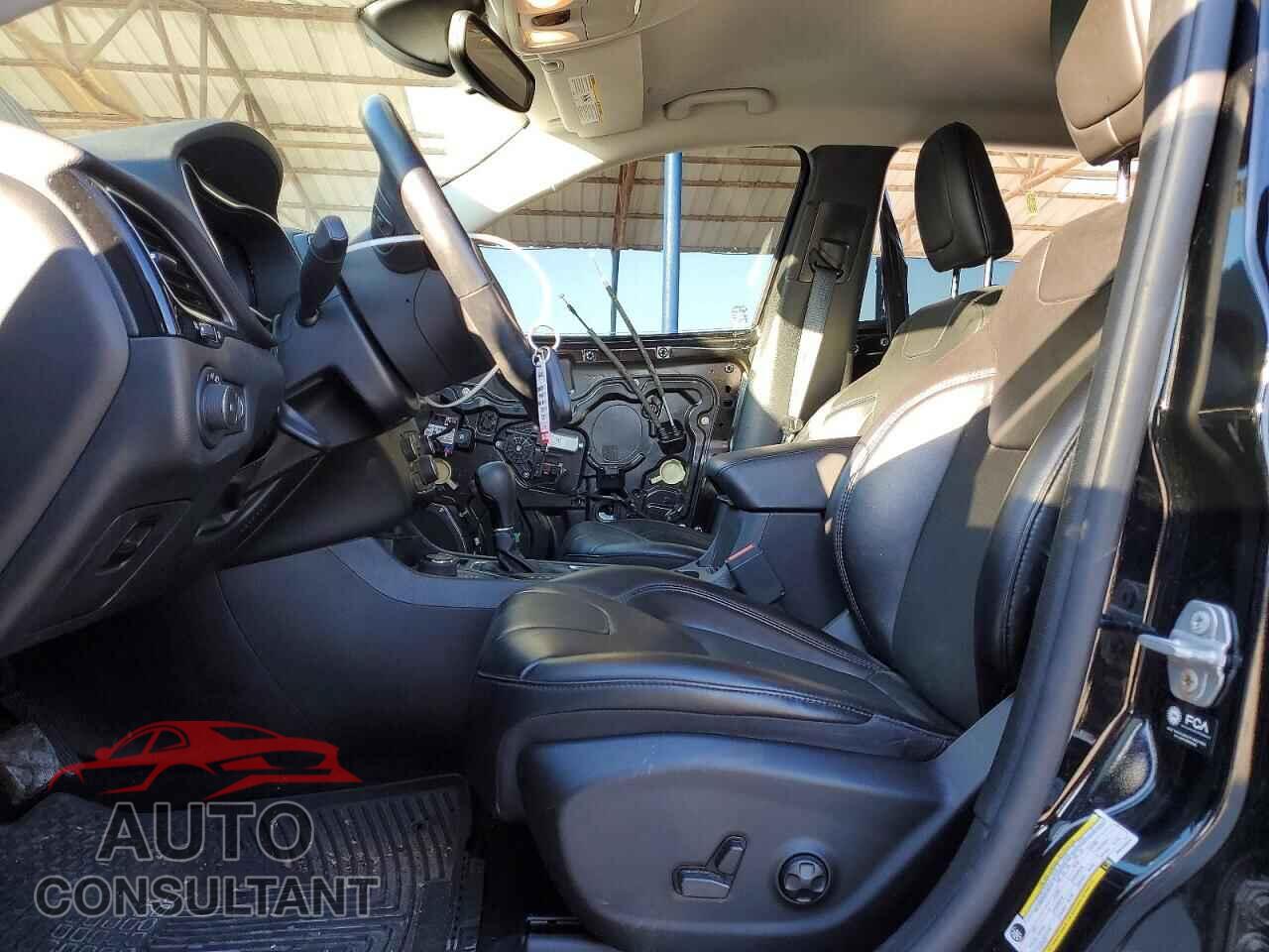 JEEP GRAND CHER 2021 - 1C4PJMLBXMD156819