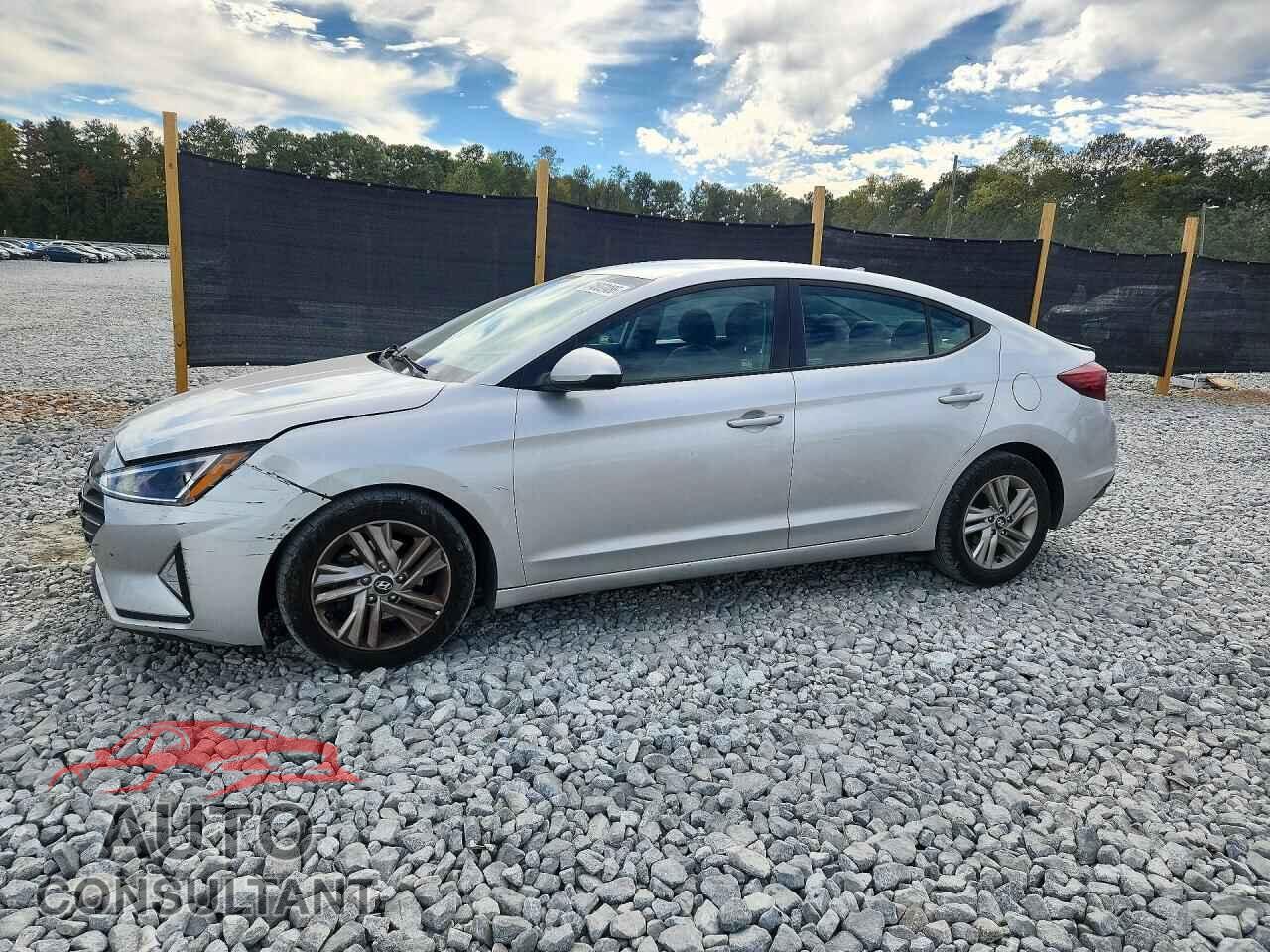 HYUNDAI ELANTRA 2019 - 5NPD84LF4KH417841