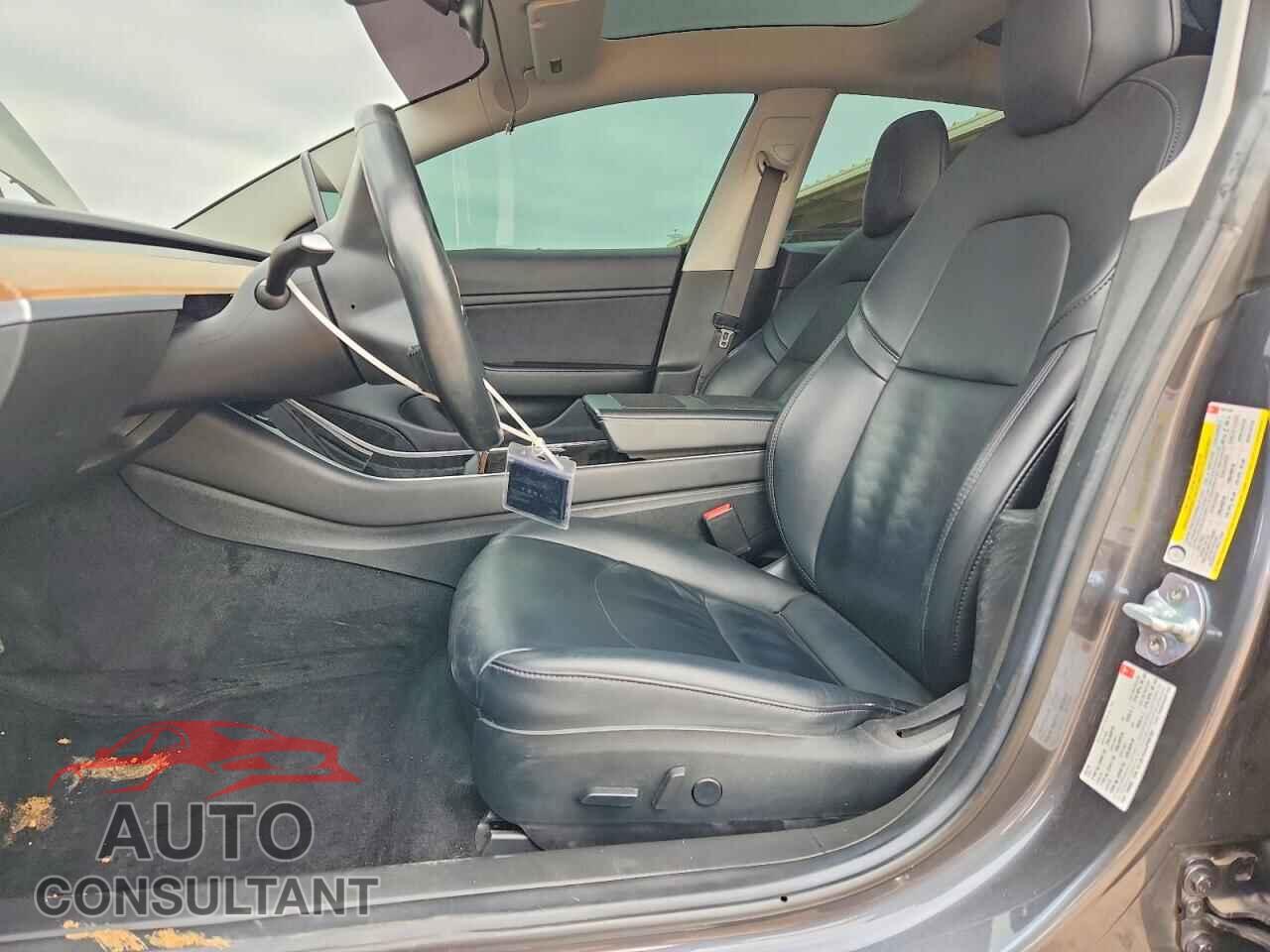 TESLA MODEL 3 2018 - 5YJ3E1EA4JF005159