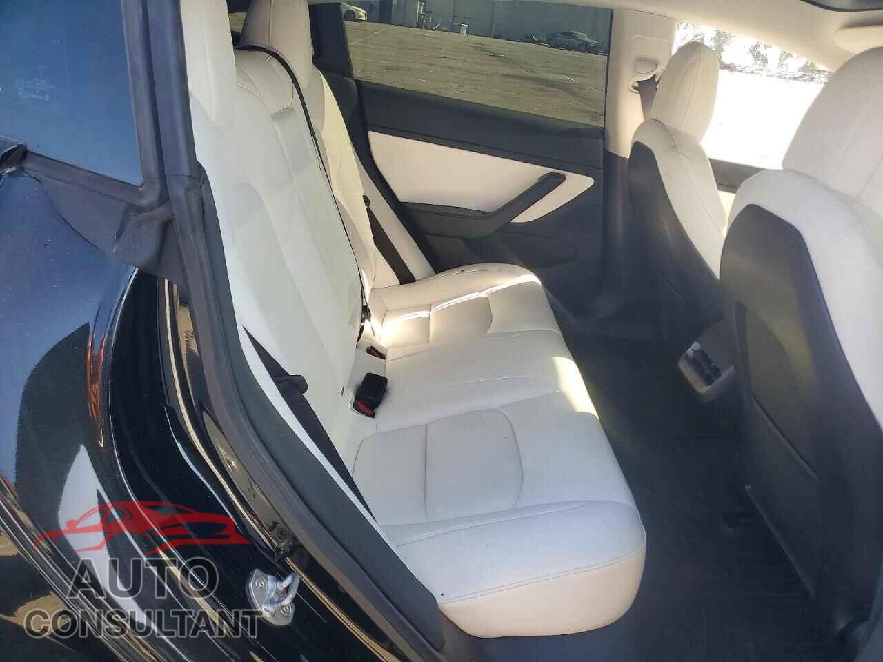 TESLA MODEL 3 2021 - 5YJ3E1EA4MF921845