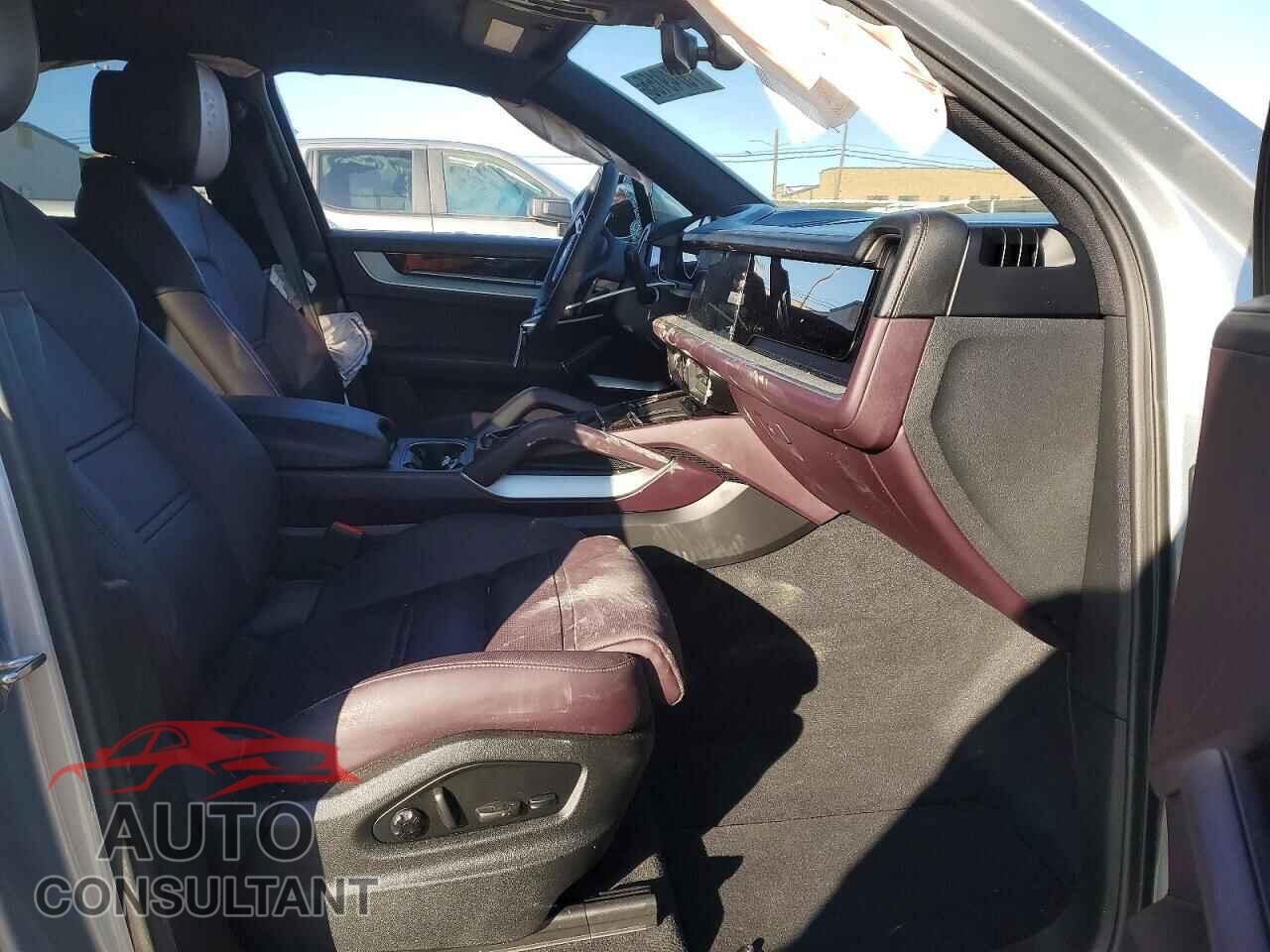 PORSCHE CAYENNE 2025 - WP1AA2AY2SDA01369