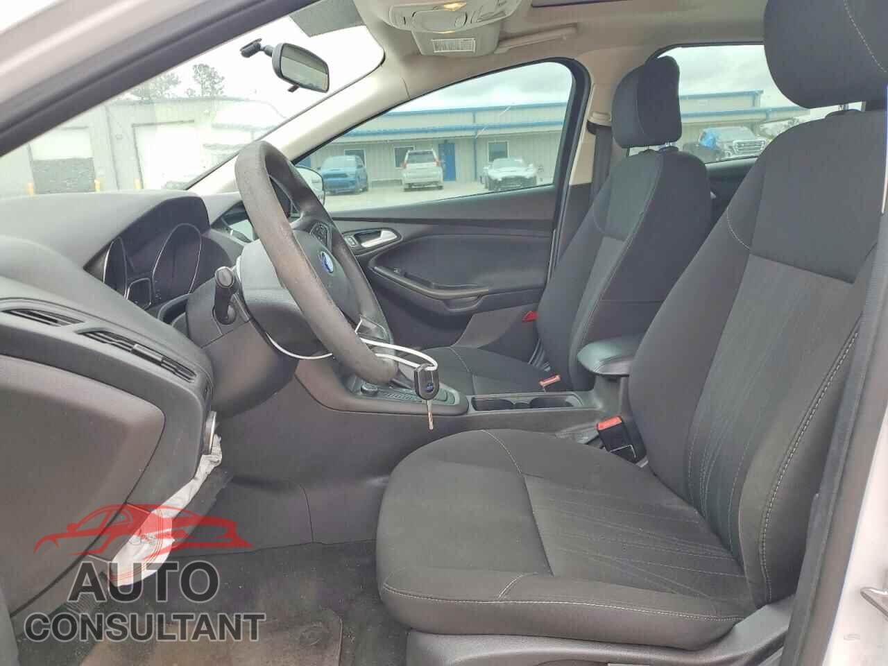 FORD FOCUS 2017 - 1FADP3M21HL264581