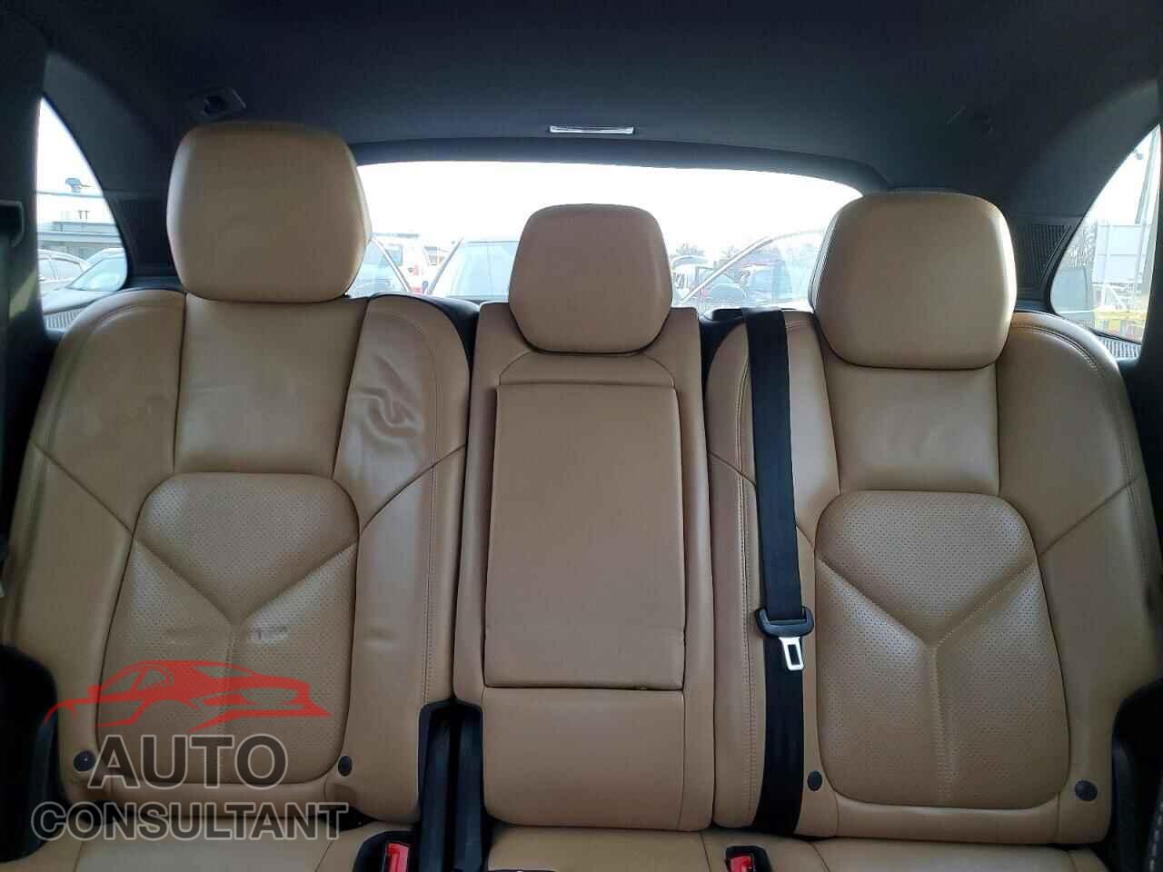 PORSCHE CAYENNE 2016 - WP1AB2A23GLA94375