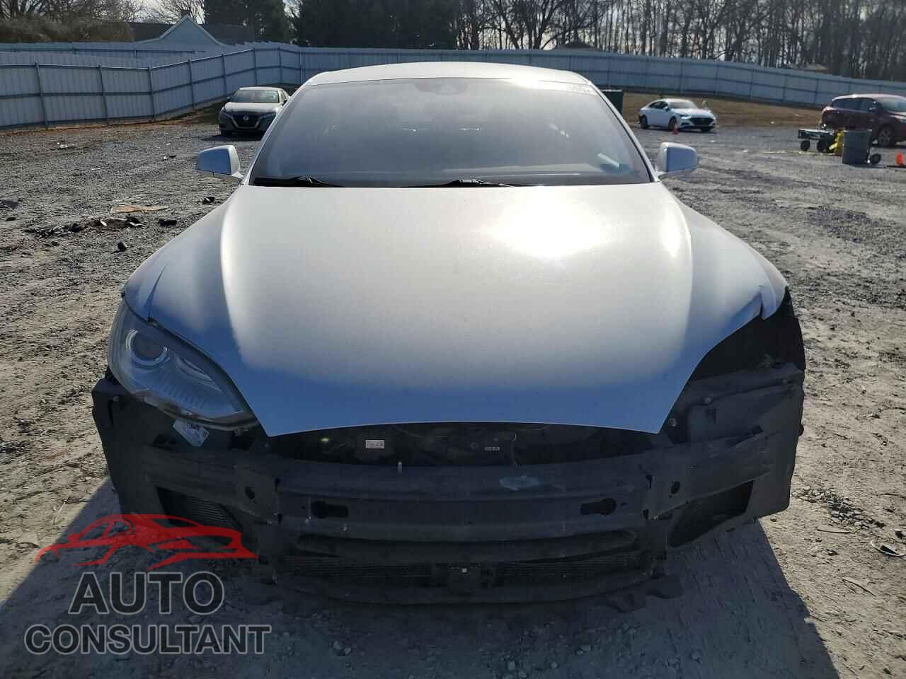 TESLA MODEL S 2015 - 5YJSA1E43FF115211