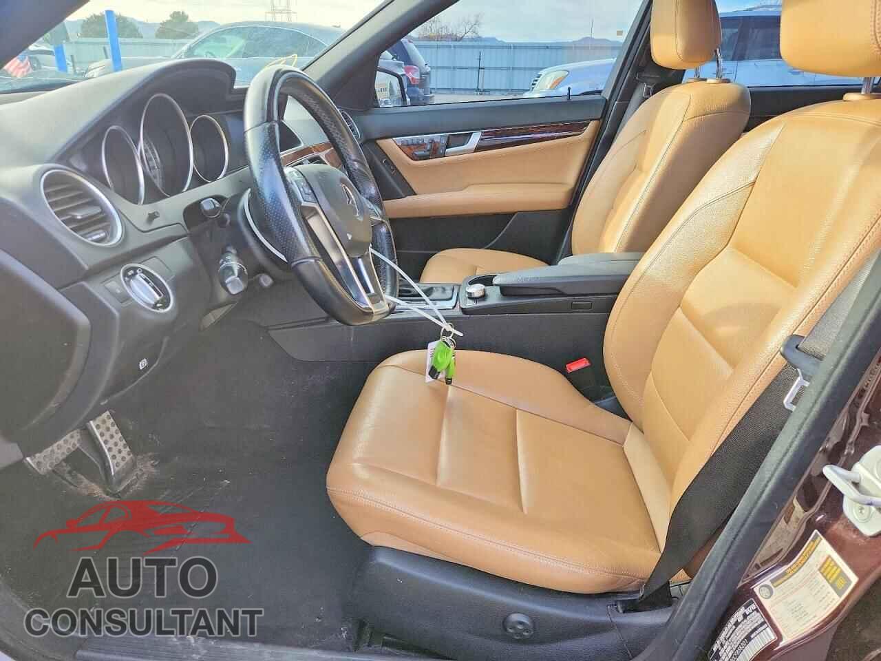 MERCEDES-BENZ C-CLASS 2012 - WDDGF8BB0CF858201