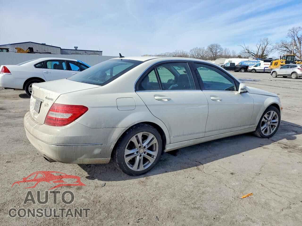 MERCEDES-BENZ C-CLASS 2012 - WDDGF8BB2CA701458