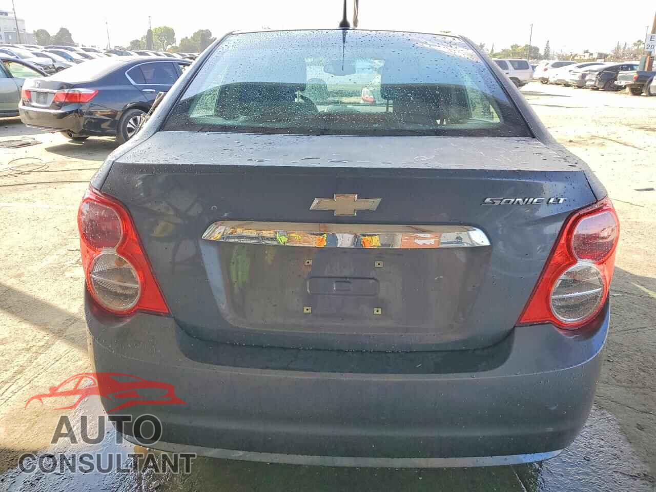 CHEVROLET SONIC 2012 - 1G1JC5SH3C4222663