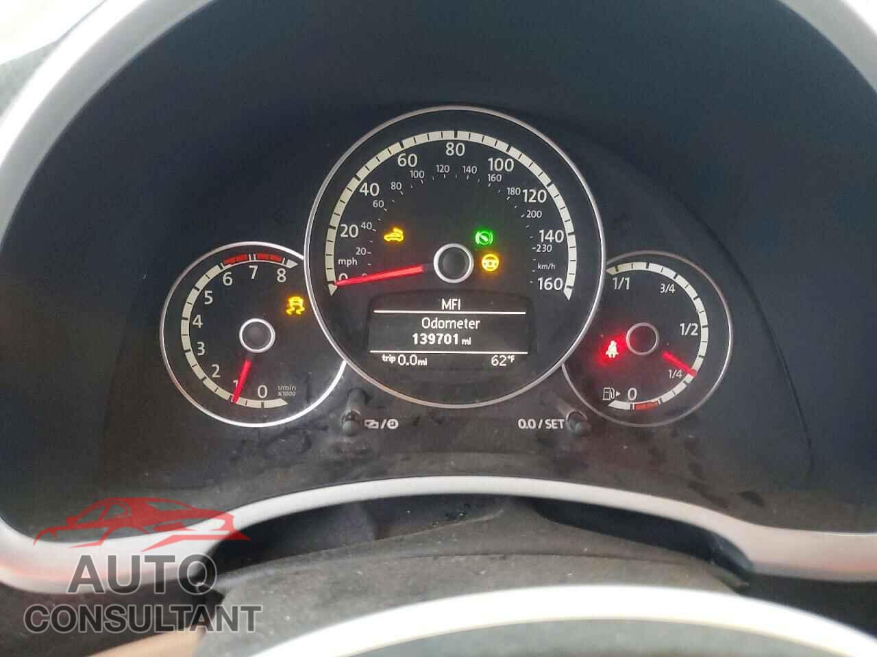 VOLKSWAGEN BEETLE 2013 - 3VW7S7AT9DM832852
