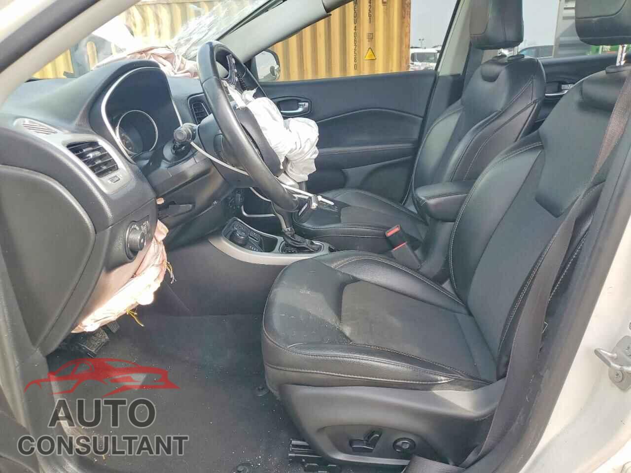 JEEP COMPASS 2019 - 3C4NJDBB0KT695952