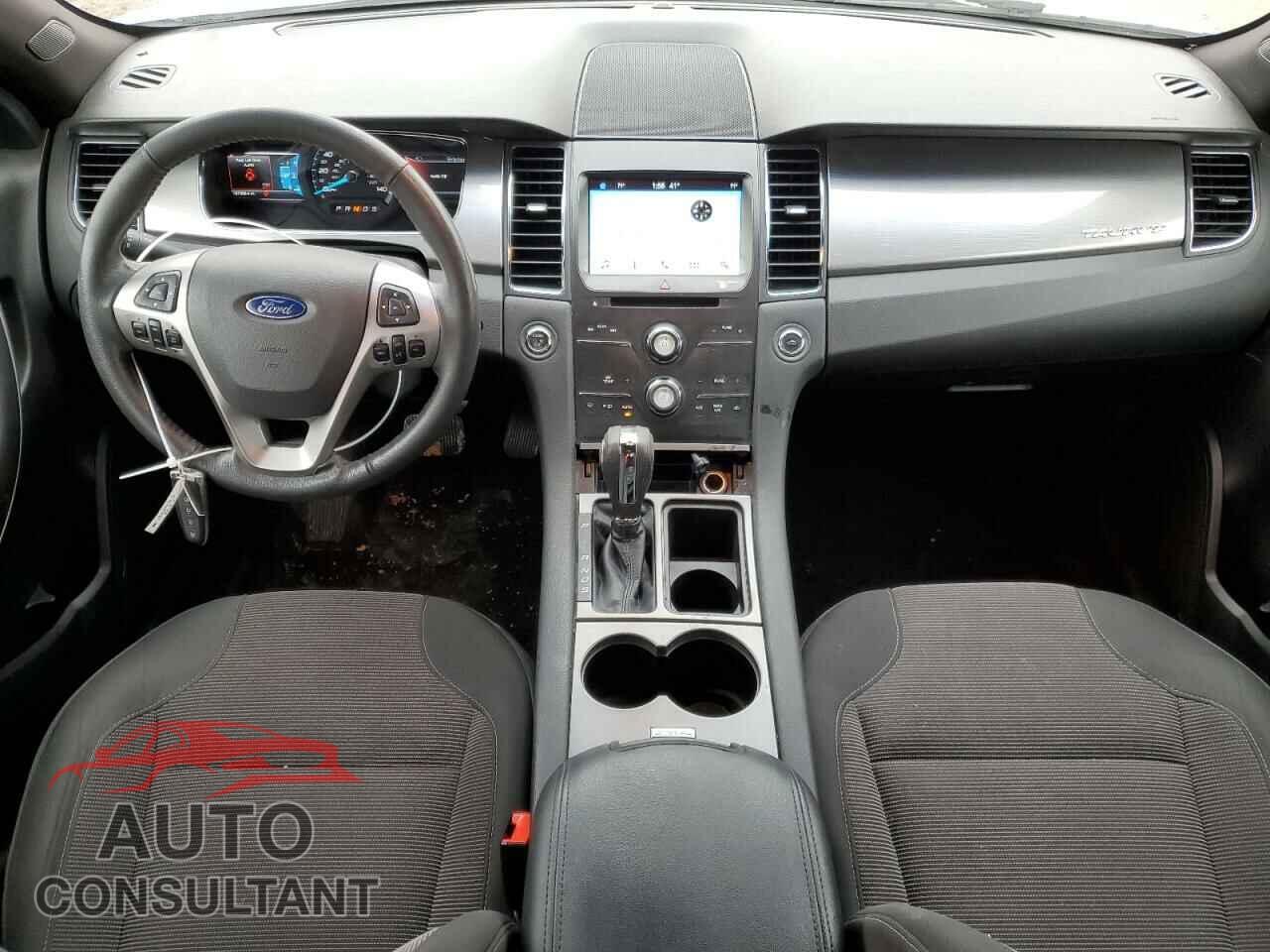 FORD TAURUS 2018 - 1FAHP2E80JG105628