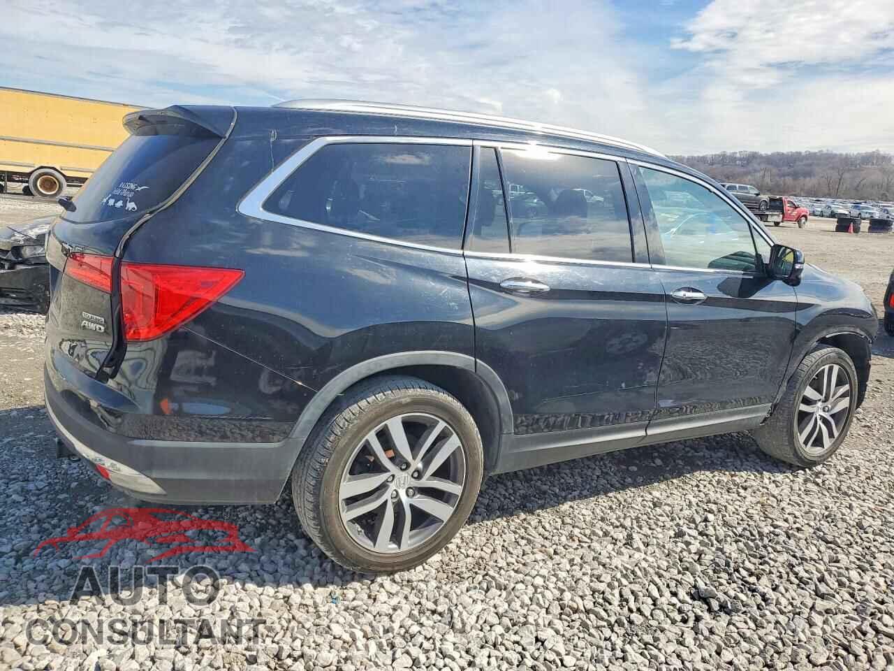 HONDA PILOT 2017 - 5FNYF6H97HB015227
