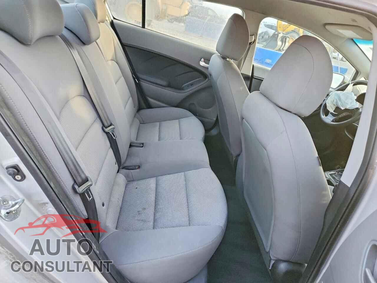 KIA FORTE 2017 - 3KPFK4A77HE044894