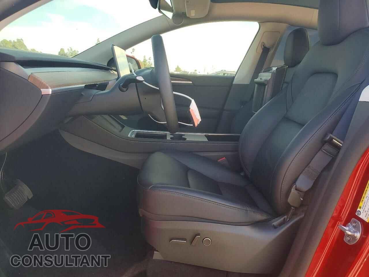 TESLA MODEL Y 2024 - 7SAYGDEE9RF081849