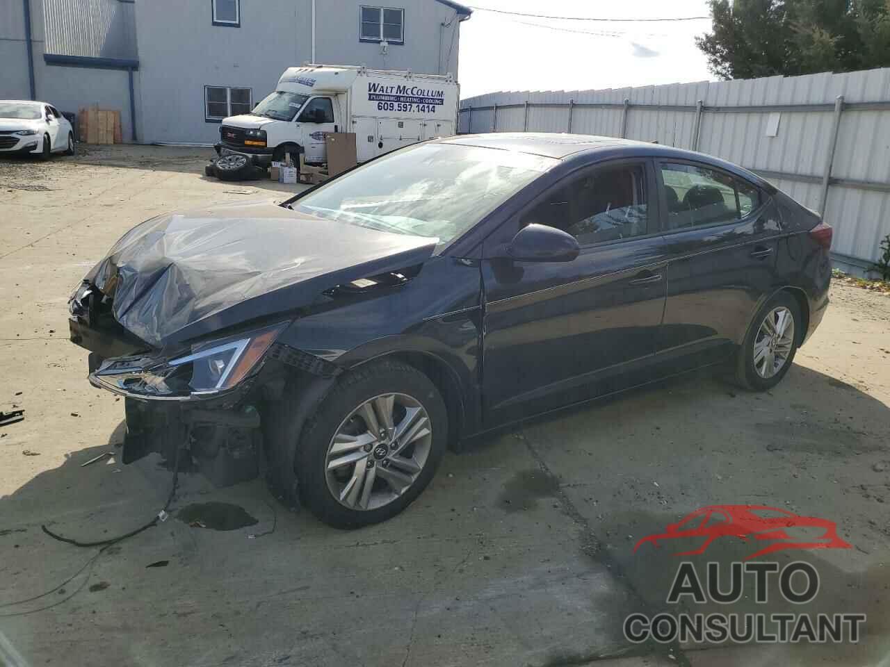 HYUNDAI ELANTRA 2019 - KMHD84LFXKU847147