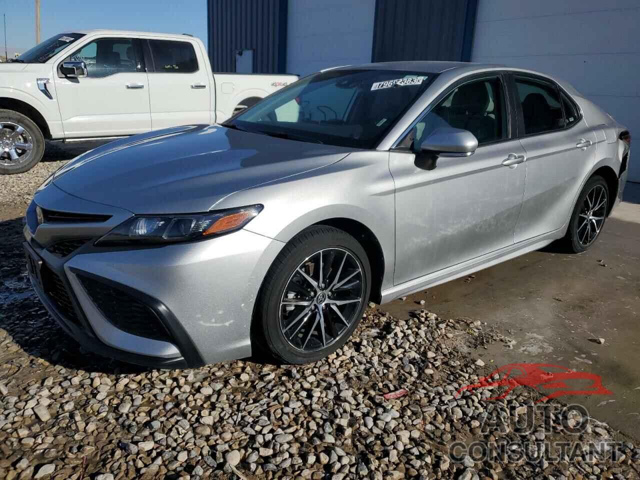 TOYOTA CAMRY 2022 - 4T1G11AK1NU044909