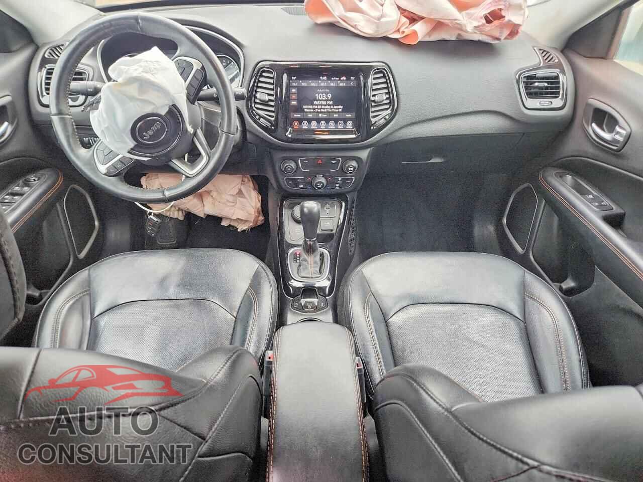 JEEP COMPASS 2019 - 3C4NJDCB4KT755097