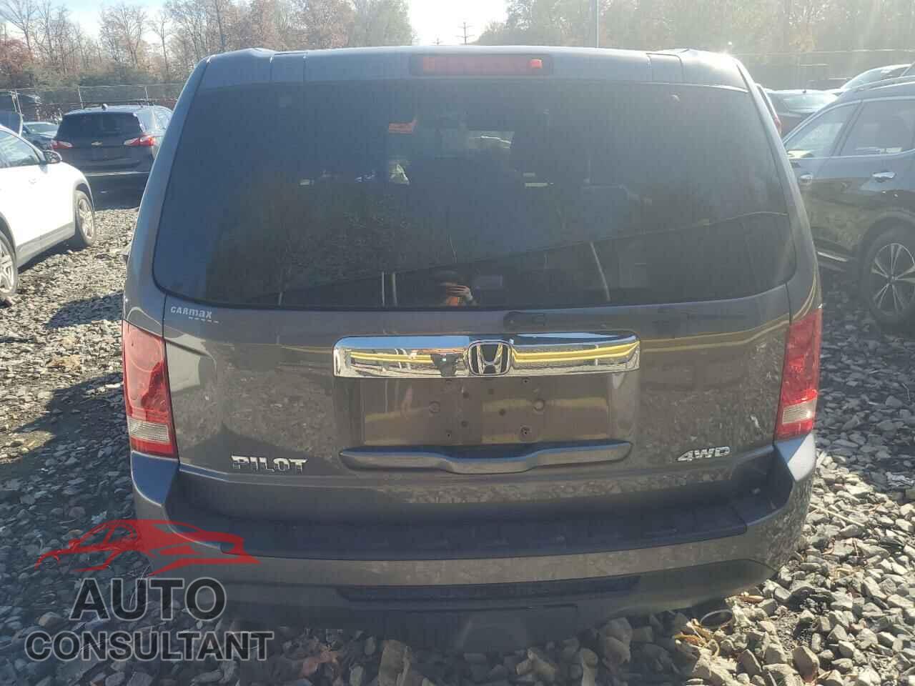HONDA PILOT 2015 - 5FNYF4H48FB070226