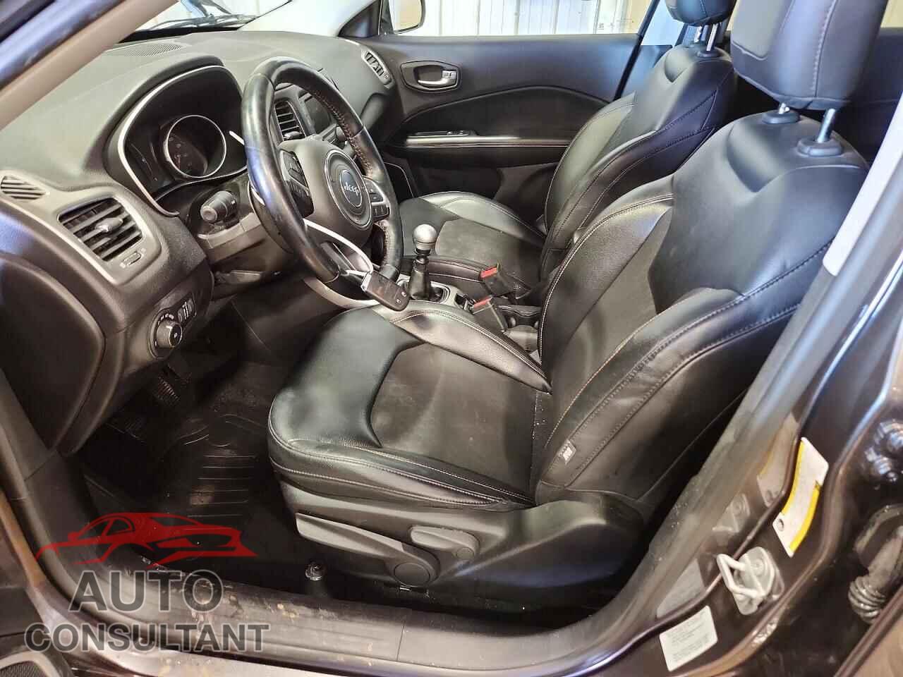 JEEP COMPASS 2018 - 3C4NJDBB2JT112635