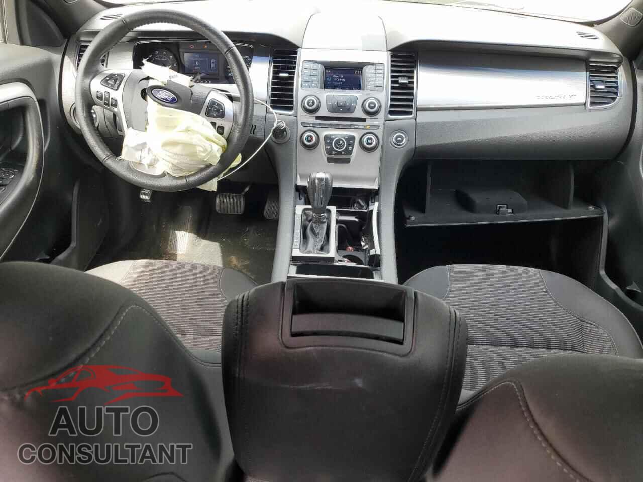 FORD TAURUS 2017 - 1FAHP2E84HG110602