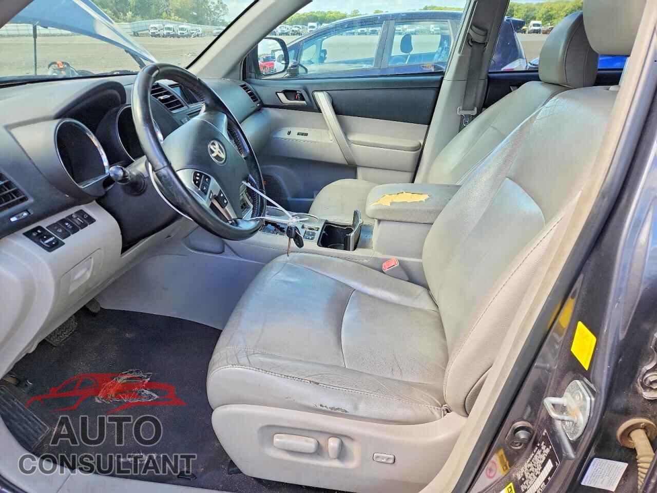 TOYOTA HIGHLANDER 2011 - 5TDBK3EH0BS048780