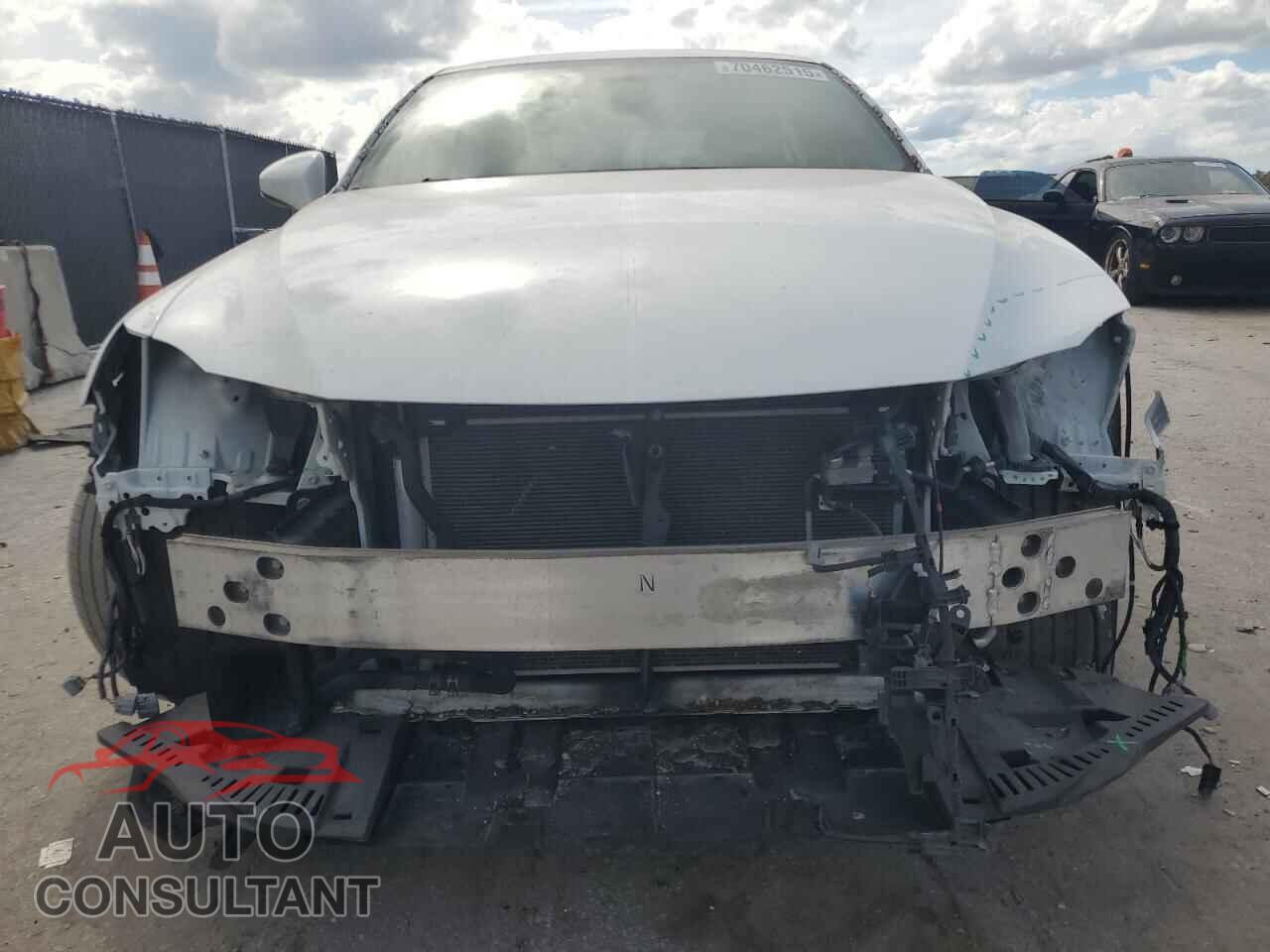 LEXUS IS 2016 - JTHBA1D20G5012913