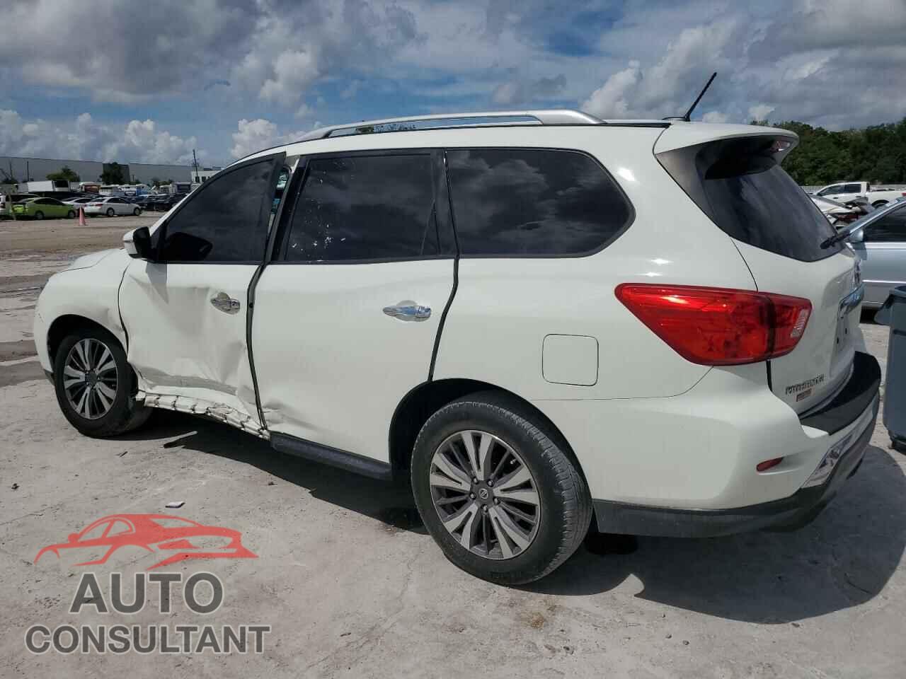 NISSAN PATHFINDER 2017 - 5N1DR2MN8HC696993