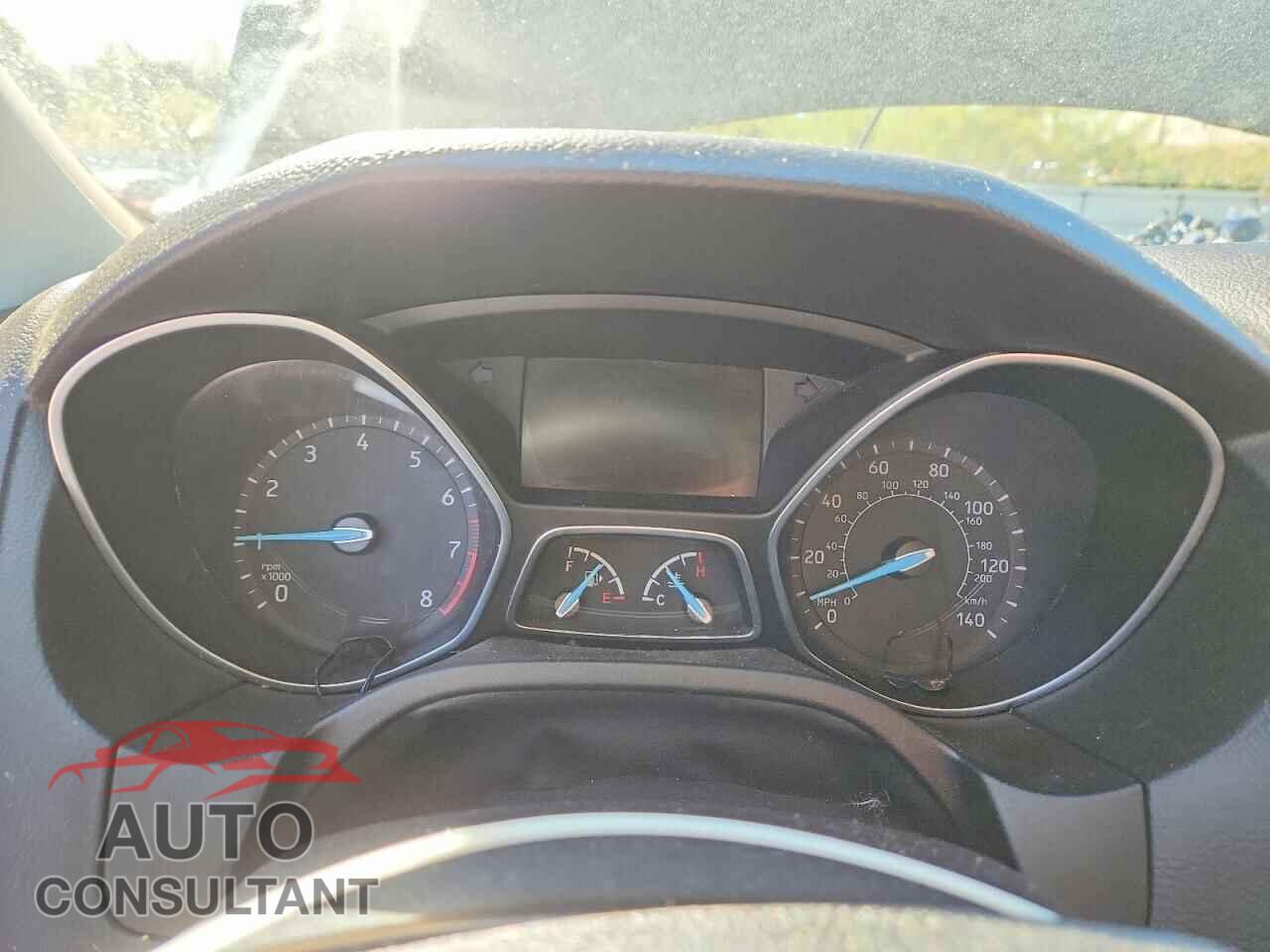 FORD FOCUS 2018 - 1FADP3E2XJL300174