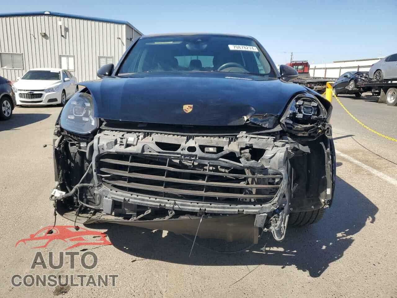 PORSCHE CAYENNE 2017 - WP1AA2A27HKA82224