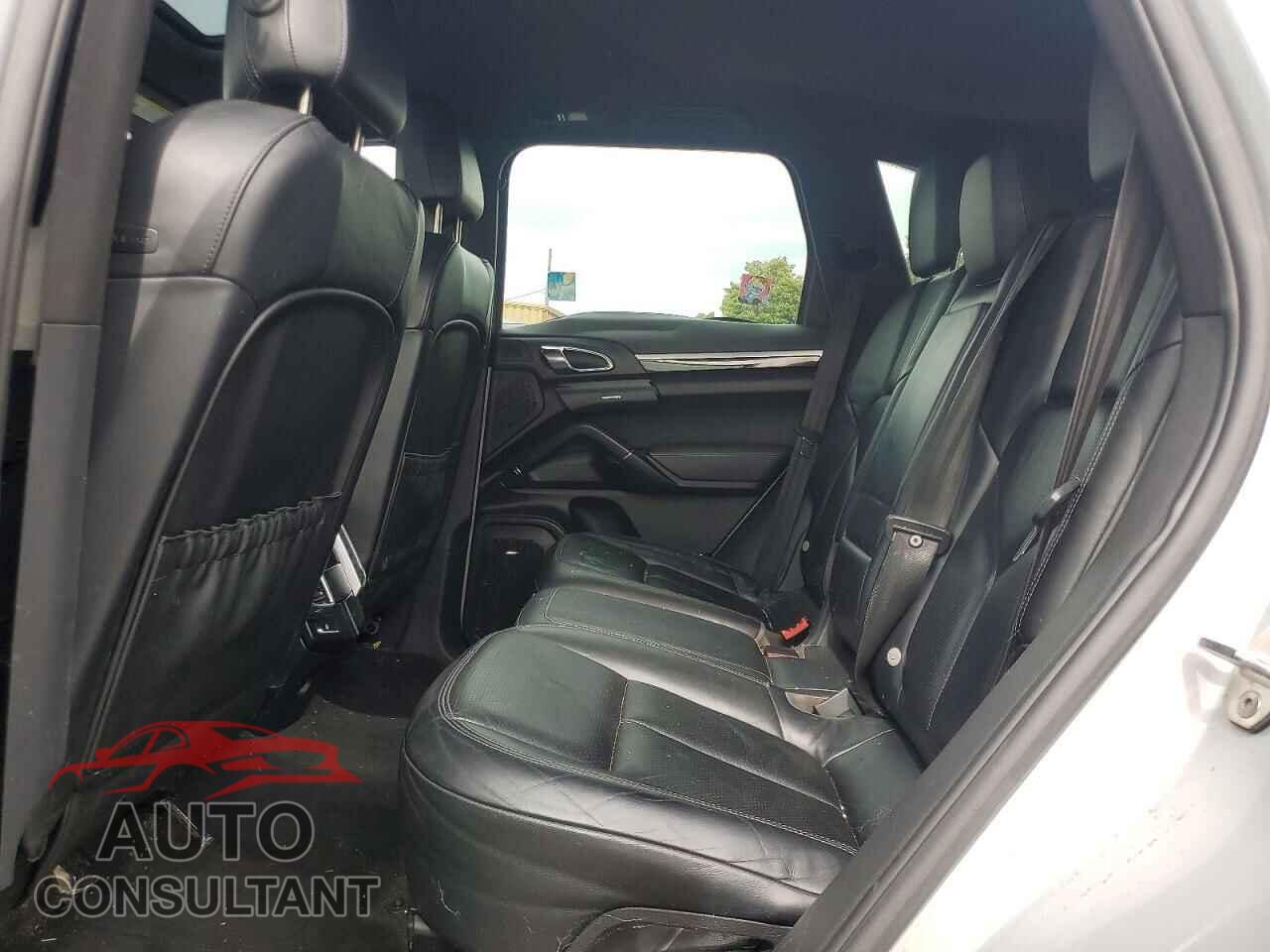 PORSCHE CAYENNE 2012 - WP1AB2A25CLA45284