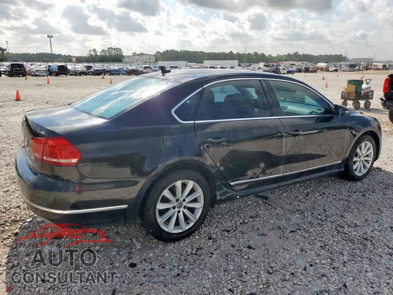 VOLKSWAGEN PASSAT 2012 - 1VWCP7A34CC041239