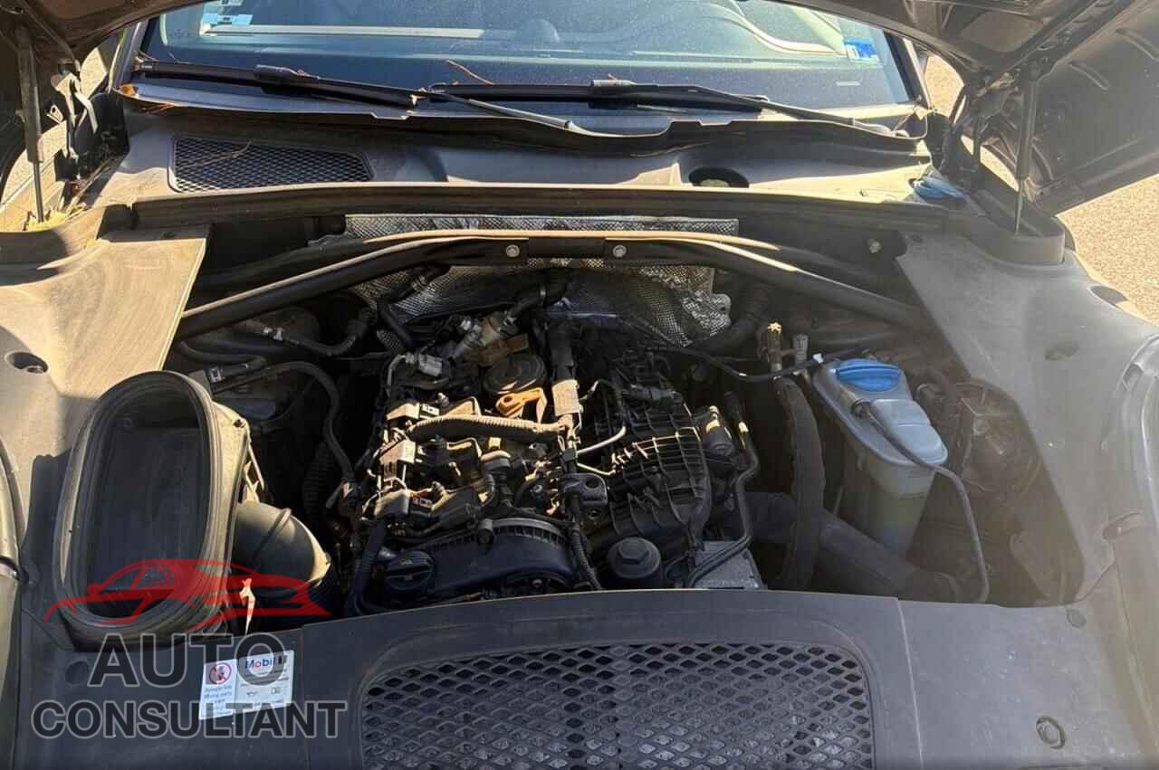 PORSCHE MACAN 2017 - WP1AA2A55HLB05567