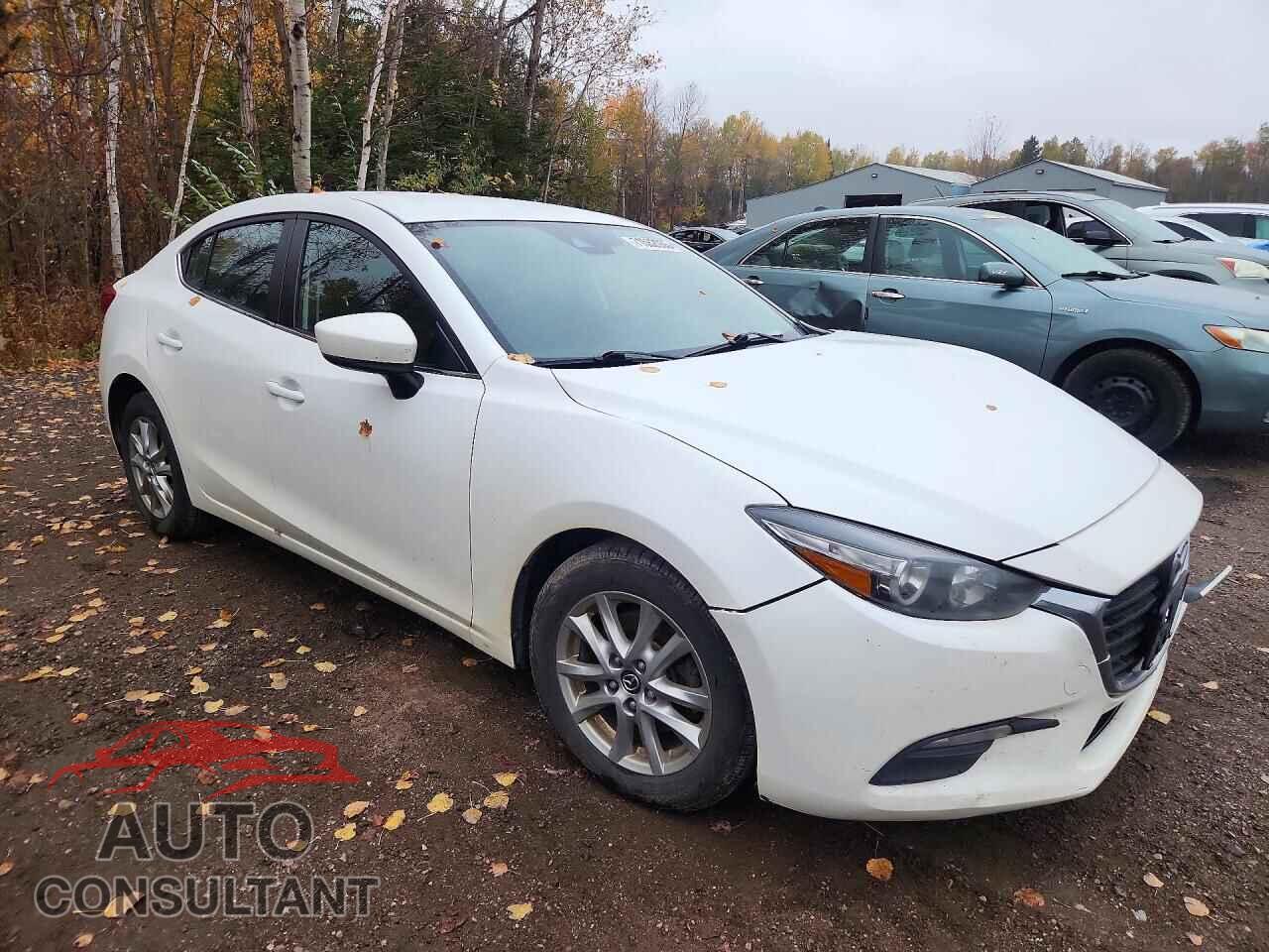 MAZDA 3 2018 - 3MZBN1V76JM275910