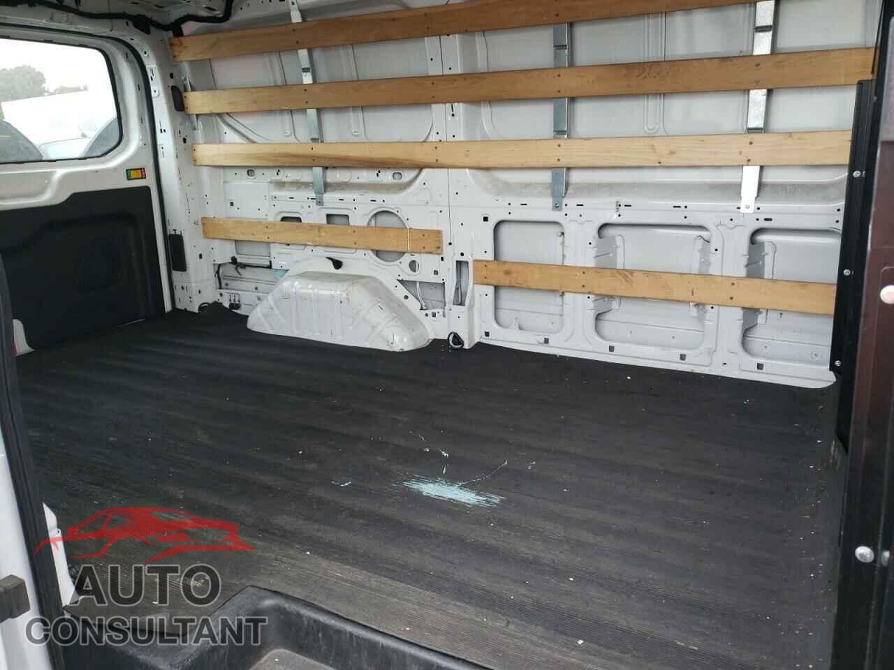 FORD TRANSIT CO 2018 - 1FTYR1YM7JKB32989