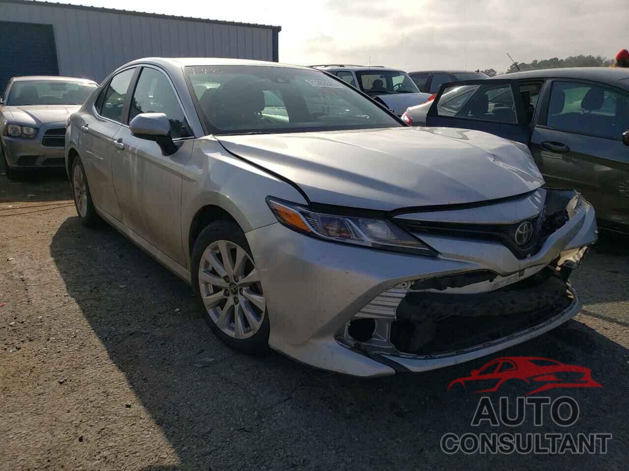 TOYOTA CAMRY 2018 - 4T1B11HK5JU004567
