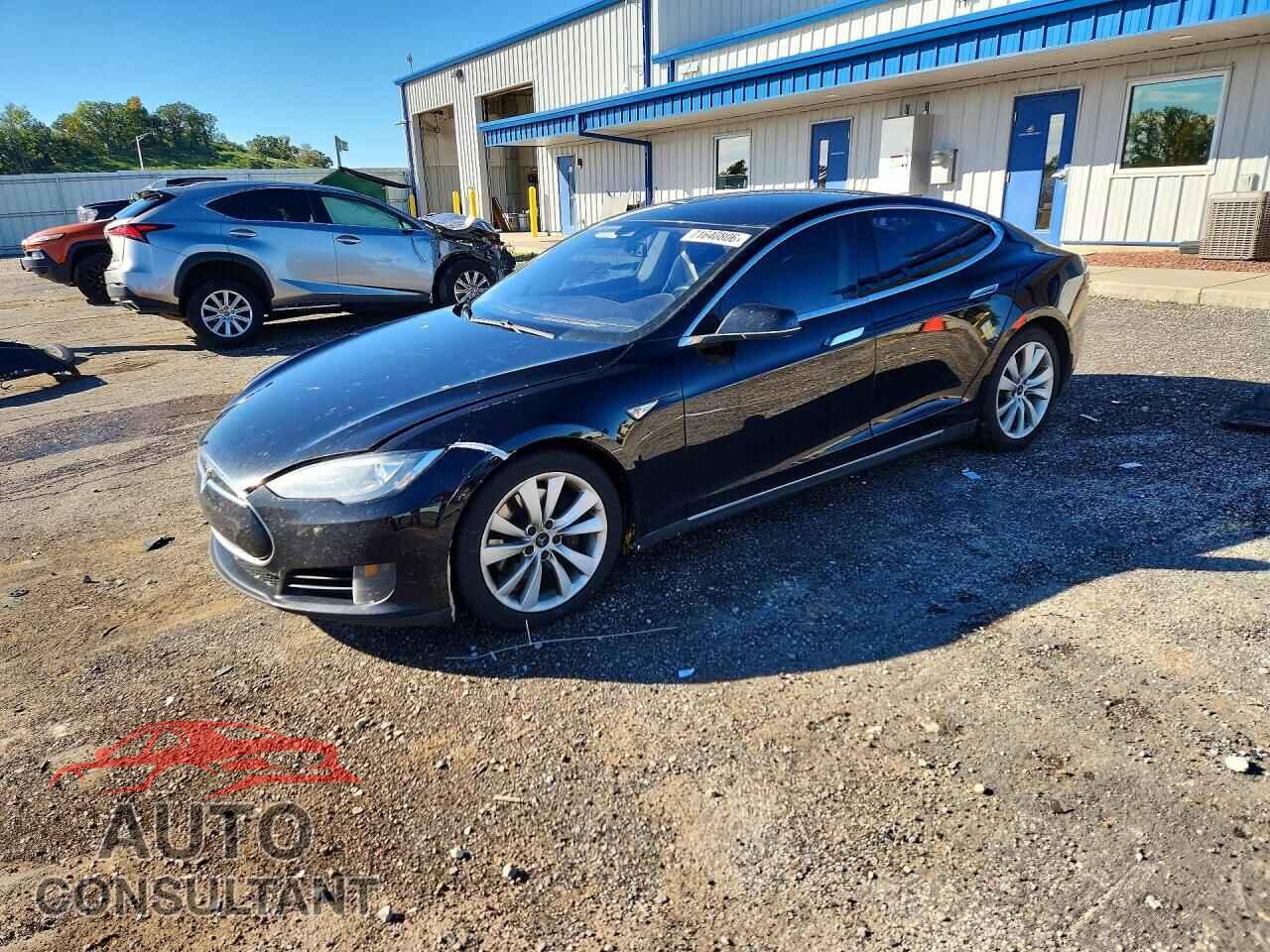 TESLA MODEL S 2015 - 5YJSA1S2XFF082713