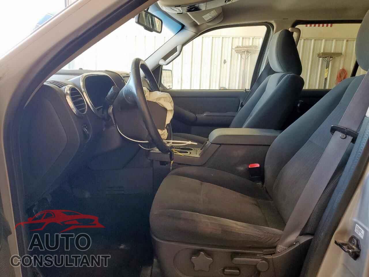 FORD EXPLORER 2009 - 1FMEU63E19UA17721