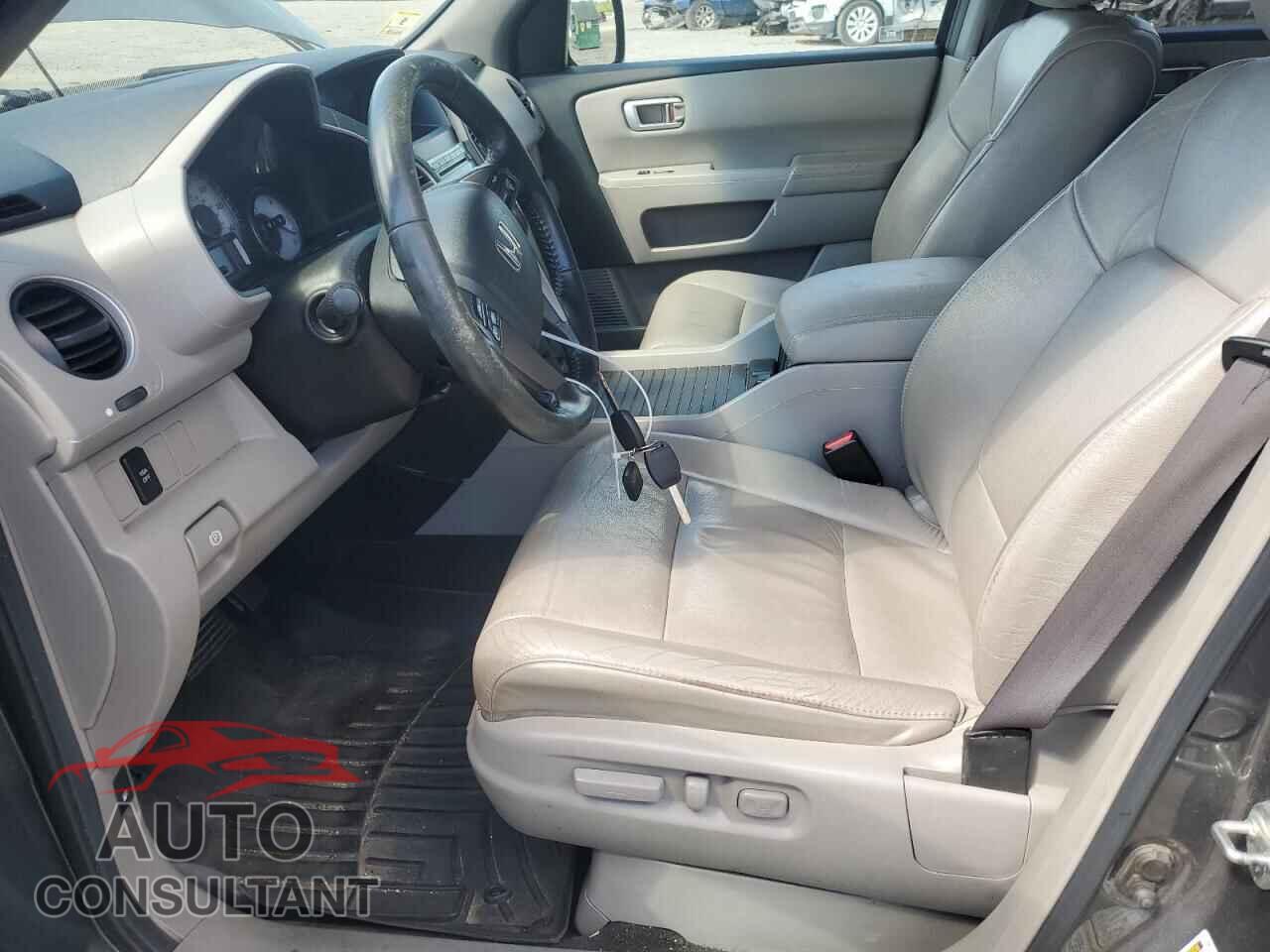 HONDA PILOT 2011 - 5FNYF4H56BB003627