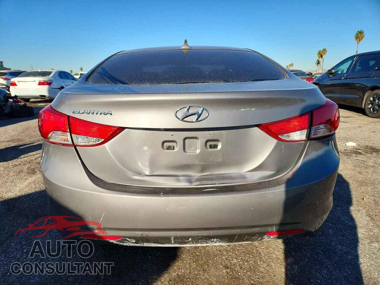 HYUNDAI ELANTRA 2012 - 5NPDH4AE2CH145155