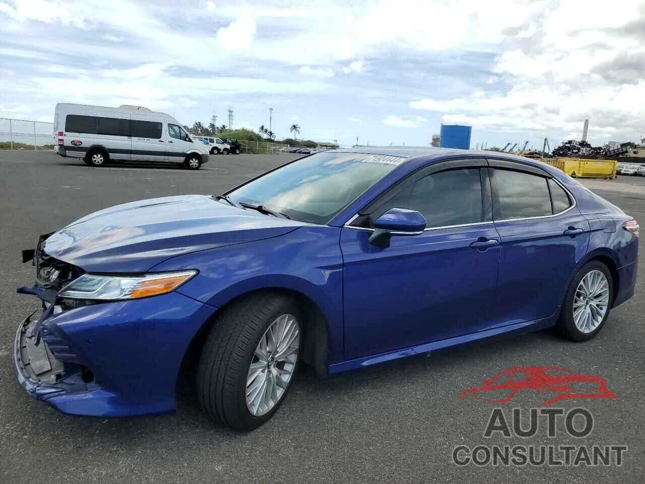 TOYOTA CAMRY 2018 - 4T1B11HK0JU630978